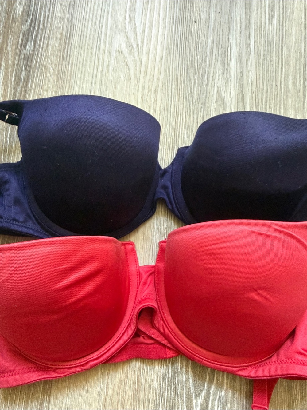 Victoria Strapless Bra Duo in Black and Red